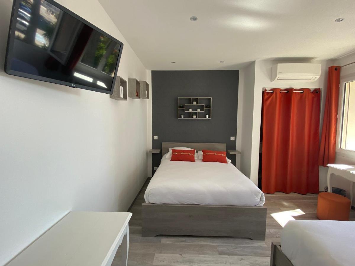 Logis Hotel Restaurant Le Kalliste Йер Экстерьер фото