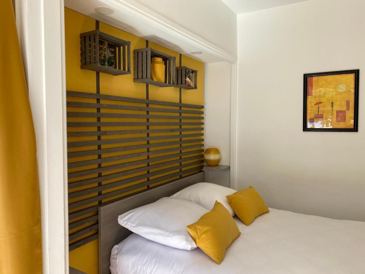 Logis Hotel Restaurant Le Kalliste Йер Экстерьер фото