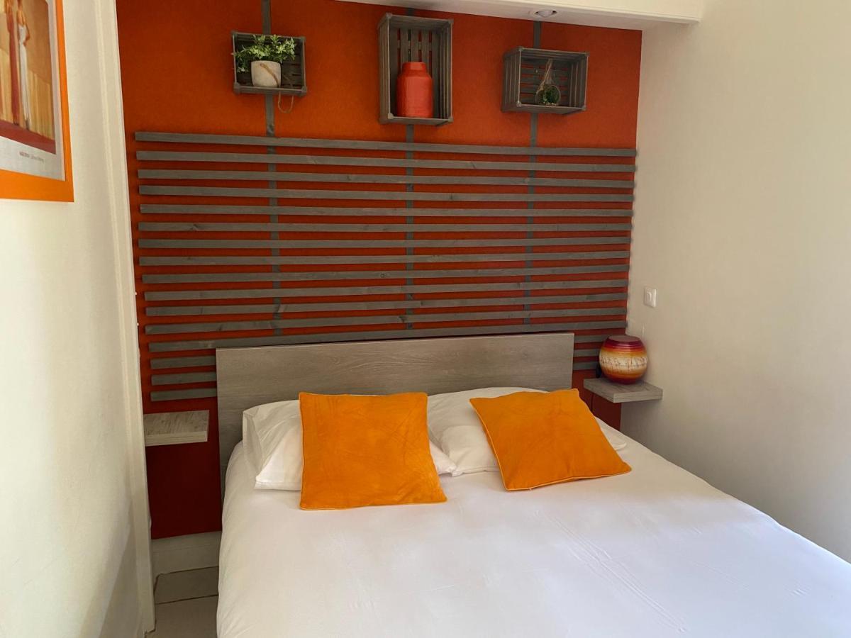 Logis Hotel Restaurant Le Kalliste Йер Экстерьер фото