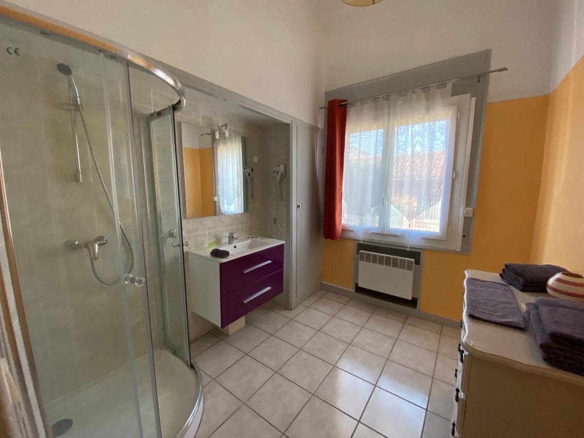Logis Hotel Restaurant Le Kalliste Йер Экстерьер фото