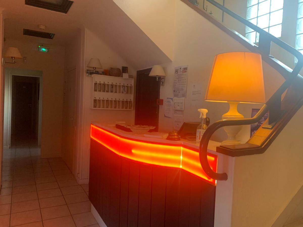 Logis Hotel Restaurant Le Kalliste Йер Экстерьер фото
