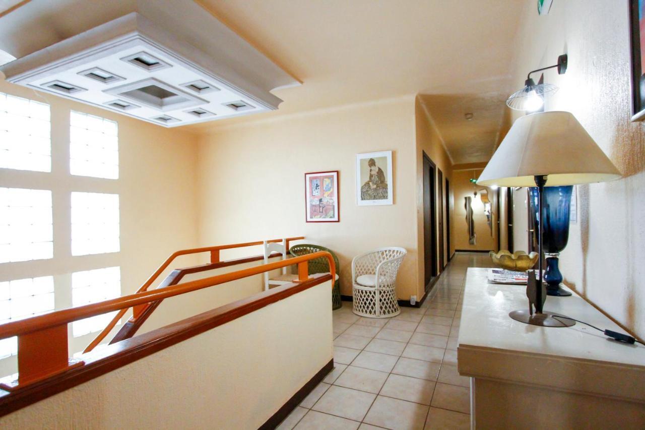 Logis Hotel Restaurant Le Kalliste Йер Экстерьер фото